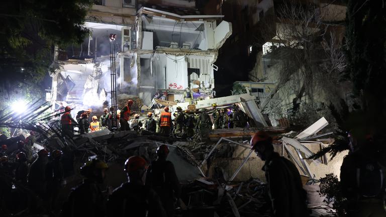 Haifa in Israel: Ein Wohnhaus ist nach Raketenangriffen Irans zerstört. 