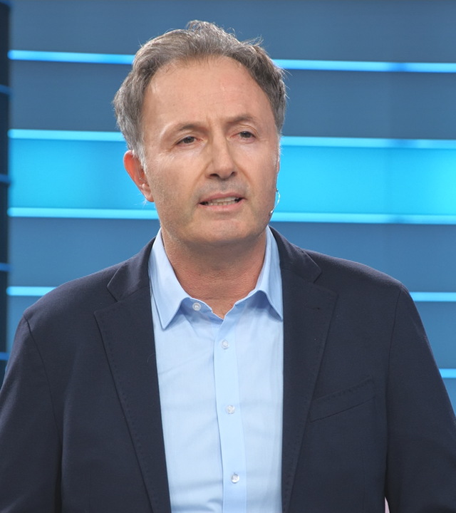 ZDF-Reporter Kamran Safiarian im Studio 