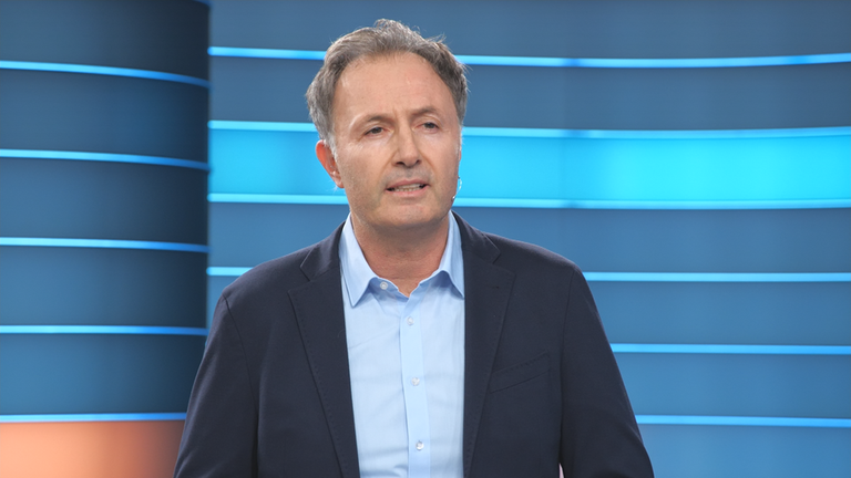 ZDF-Reporter Kamran Safiarian im Studio 