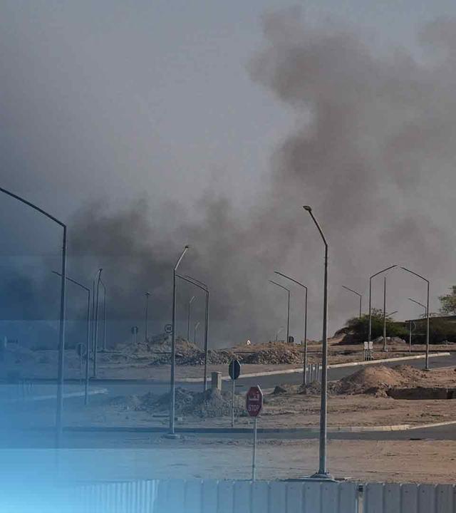 Kuwait-Stadt: Rauch steigt nach einem iranischen Luftangriff auf eine US-Botschaft empor.