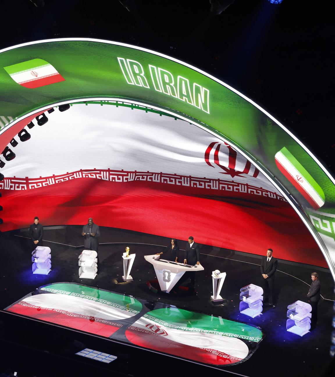 Projektion der iranischen Flagge während der Auslosung für die FIFA-Weltmeisterschaft 2026 am 05.12.2025 in Washington D.C., USA.