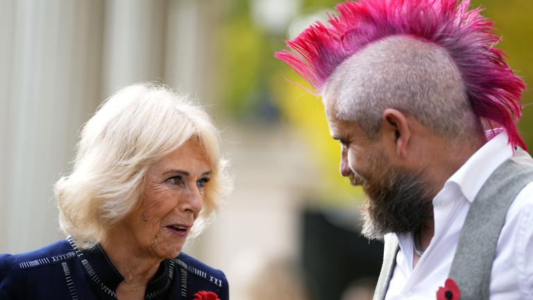 Königin Camilla kocht mit Punk in Foodtruck