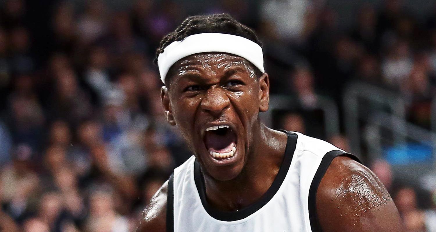 Basketballer Isaac Bonga aus Deutschland schreit während des Spieles gegen Finnland am 12.09.2025 in Lettland, Riga.