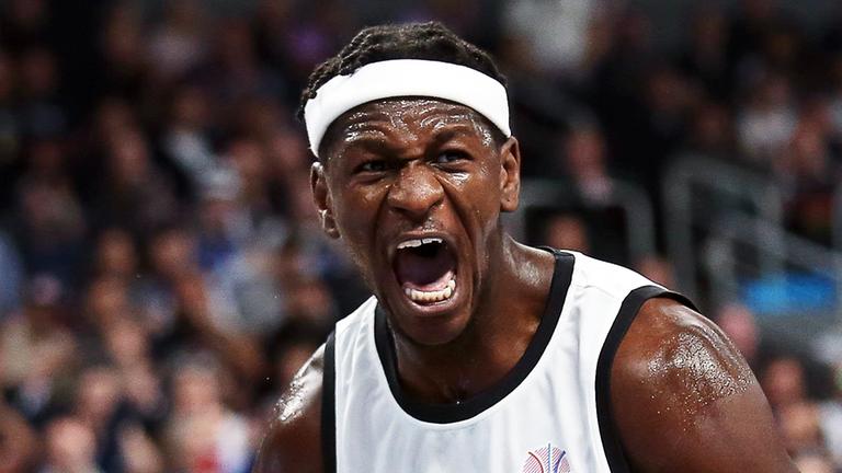 Basketballer Isaac Bonga aus Deutschland schreit während des Spieles gegen Finnland am 12.09.2025 in Lettland, Riga.