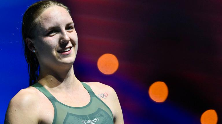 Isabel Gose nach ihrem Sieg über 1.500 Meter Freistil bei der Kurzbahn-WM 2024