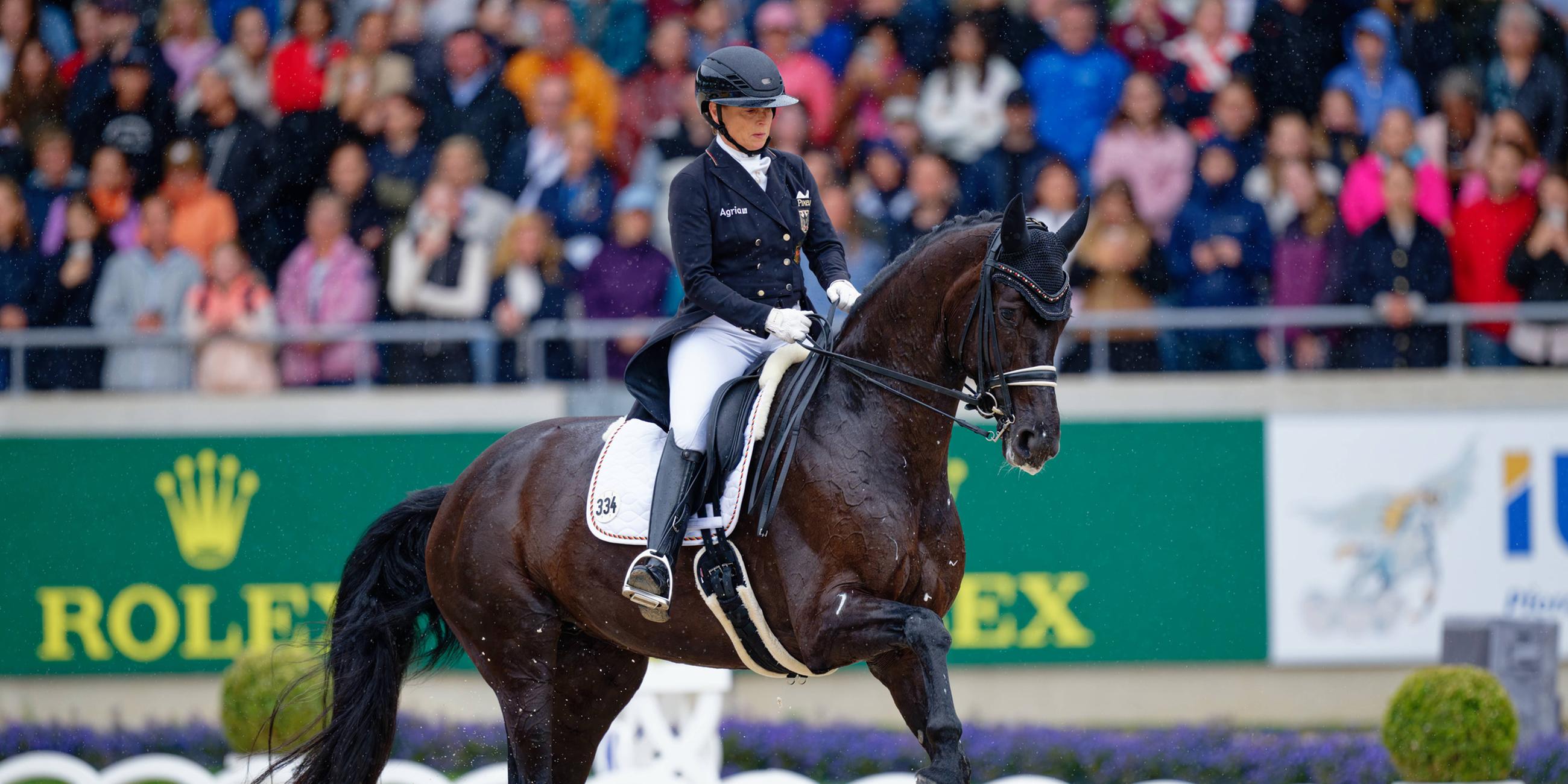 Isabell Werth auf dem Pferd Wendy de Fontaine reitet im Parcour am 06.07.2025.