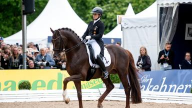 Isabell Werth aus Deutschland reitet auf Viva Gold Old am 17.05.2026 in Hamburg. 