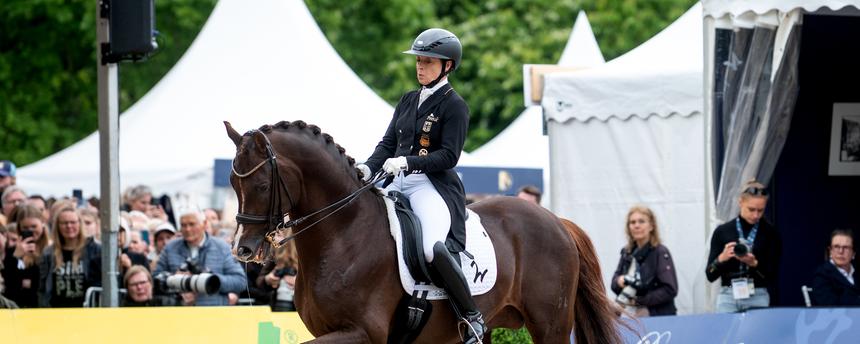 Isabell Werth aus Deutschland reitet auf Viva Gold Old am 17.05.2026 in Hamburg. 
