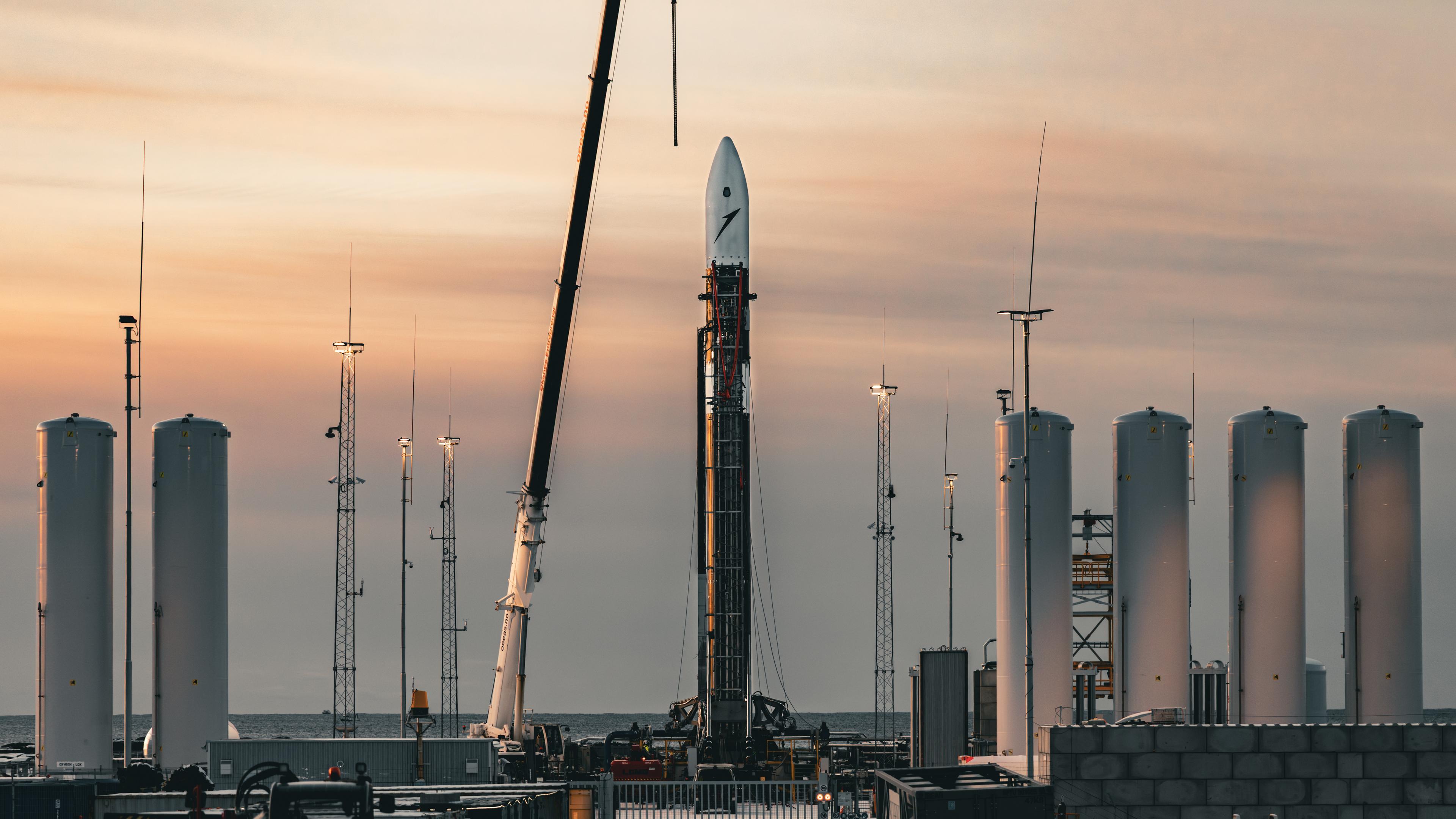 Eine Weltraumrakete von Isar-Aerospace, bereit zum Abflug 