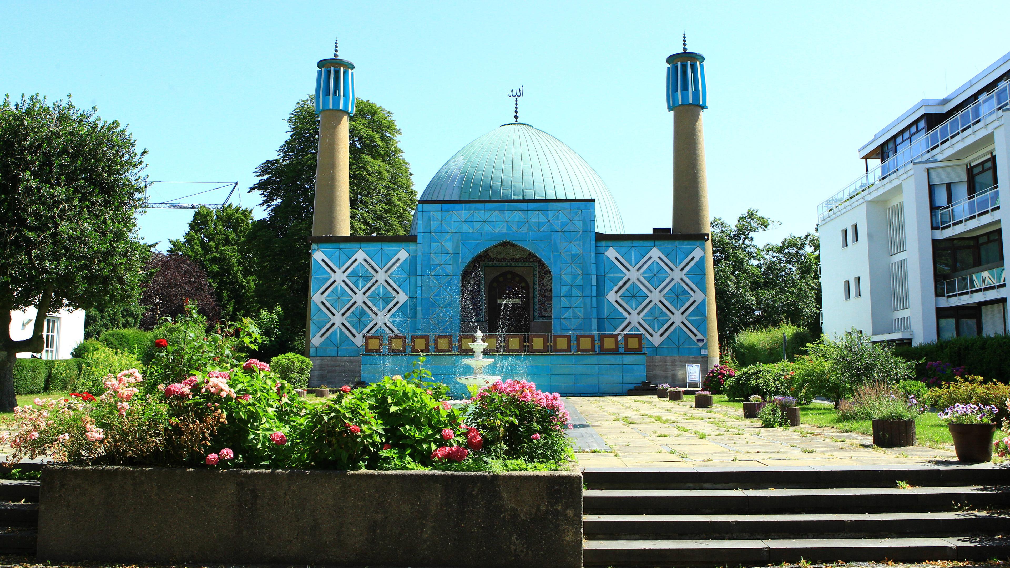 Islamisches Zentrum Hamburg (IZH)