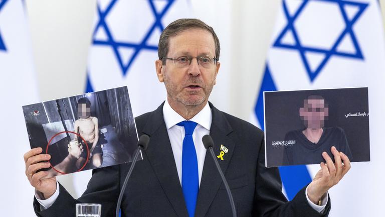 Israels Präsident Herzog zeigt zwei Bilder der israelischen Geiseln-