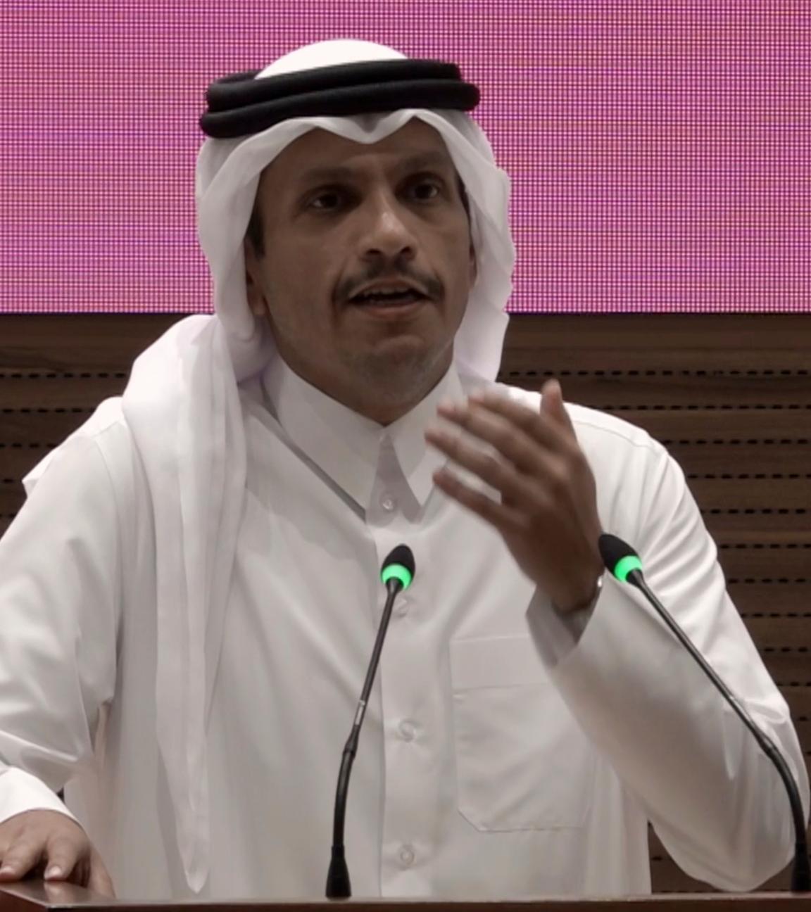 Der Premierminister von Katar Sheikh Mohammed bin Abdulrahman bin Jassim Al Thani auf einer Pressekonferenz.