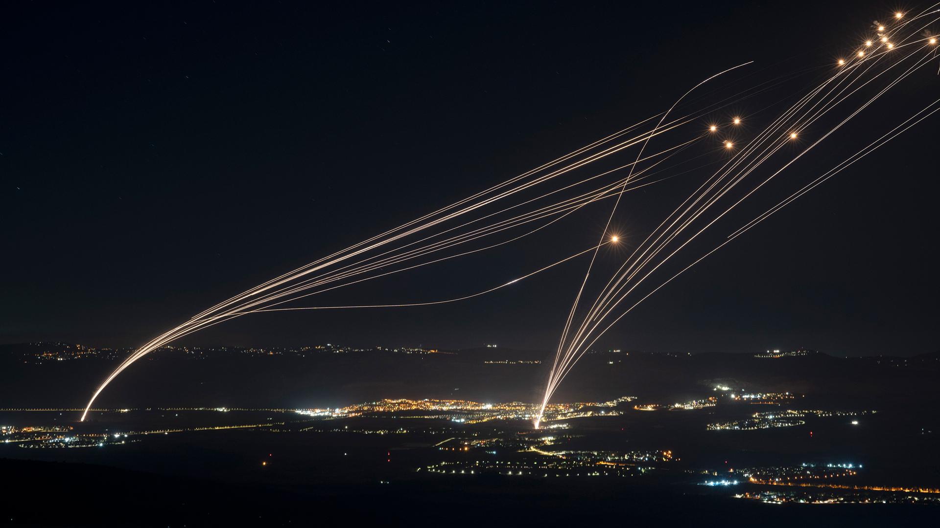 Israelisches Raketenabwehr feuert gegen Beschuss aus dem Libanon