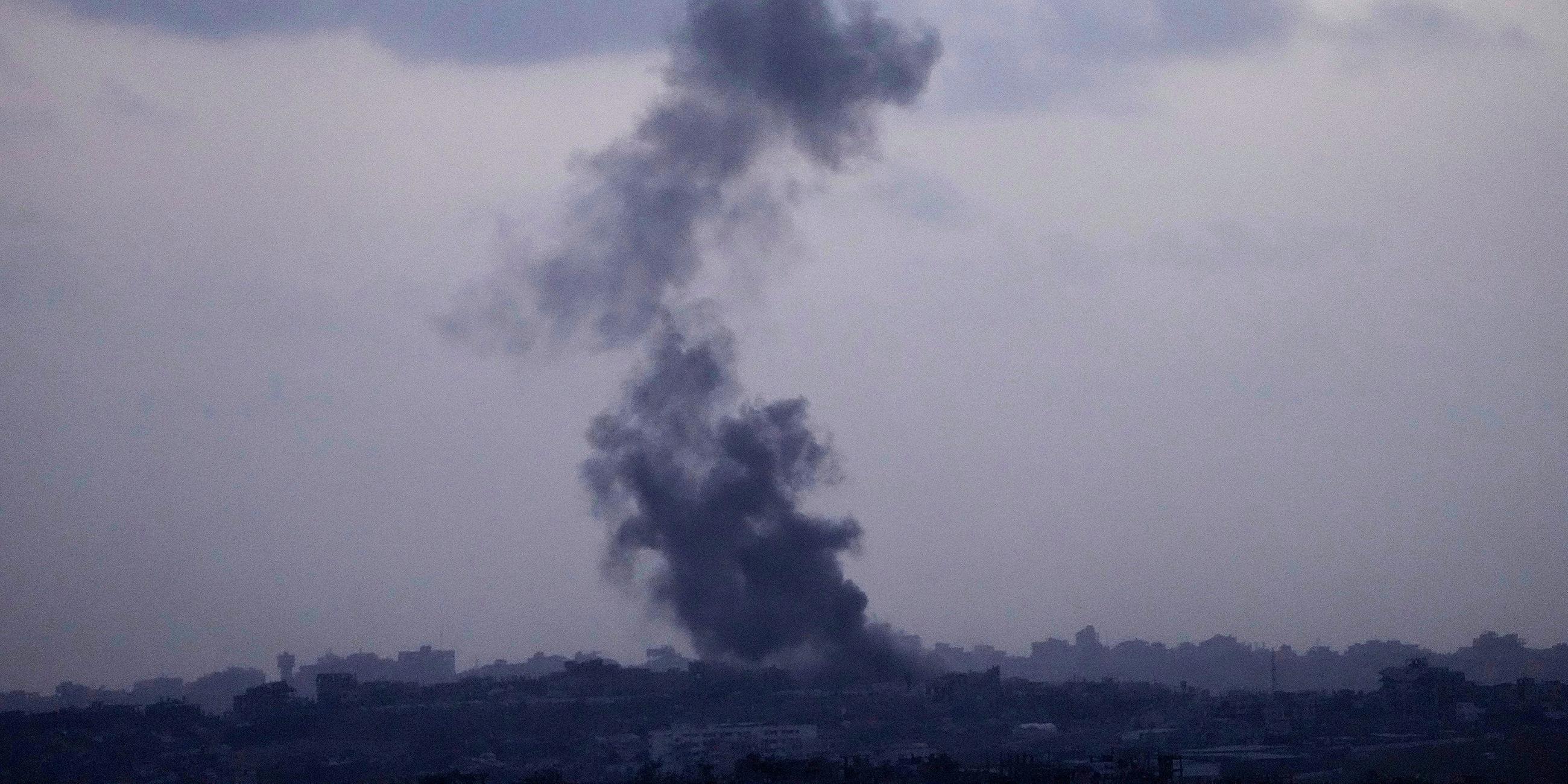 Rauch üer dem Gazastreifen nach israelischem Luftangriff