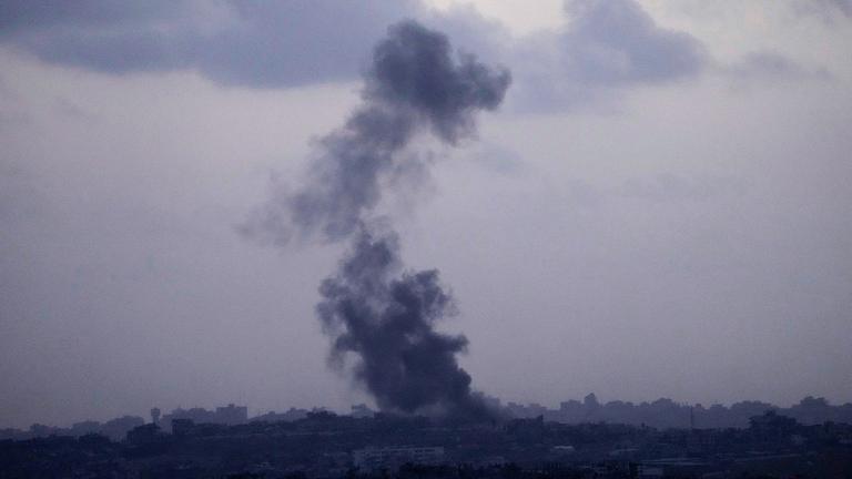 Rauch üer dem Gazastreifen nach israelischem Luftangriff