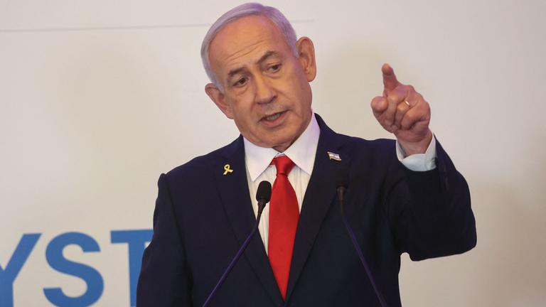 Israel, Jerusalem: Der israelische Ministerpräsident Netanjahu hält eine Rede im Waldorf Astoria Hotel in Jerusalem.