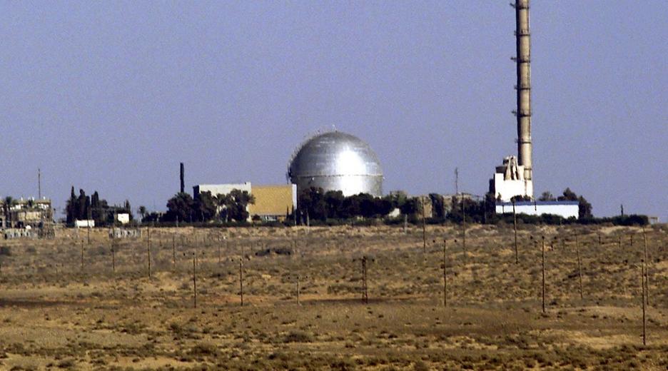 Ein Archivfoto aus dem Jahr 2000 zeigt die israelische Atomanlage außerhalb der Wüstenstadt Dimona im Süden des Landes.