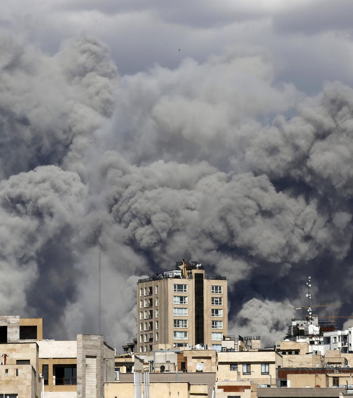 Rauchwolken über der iranischen Hauptstadt Teheran. 