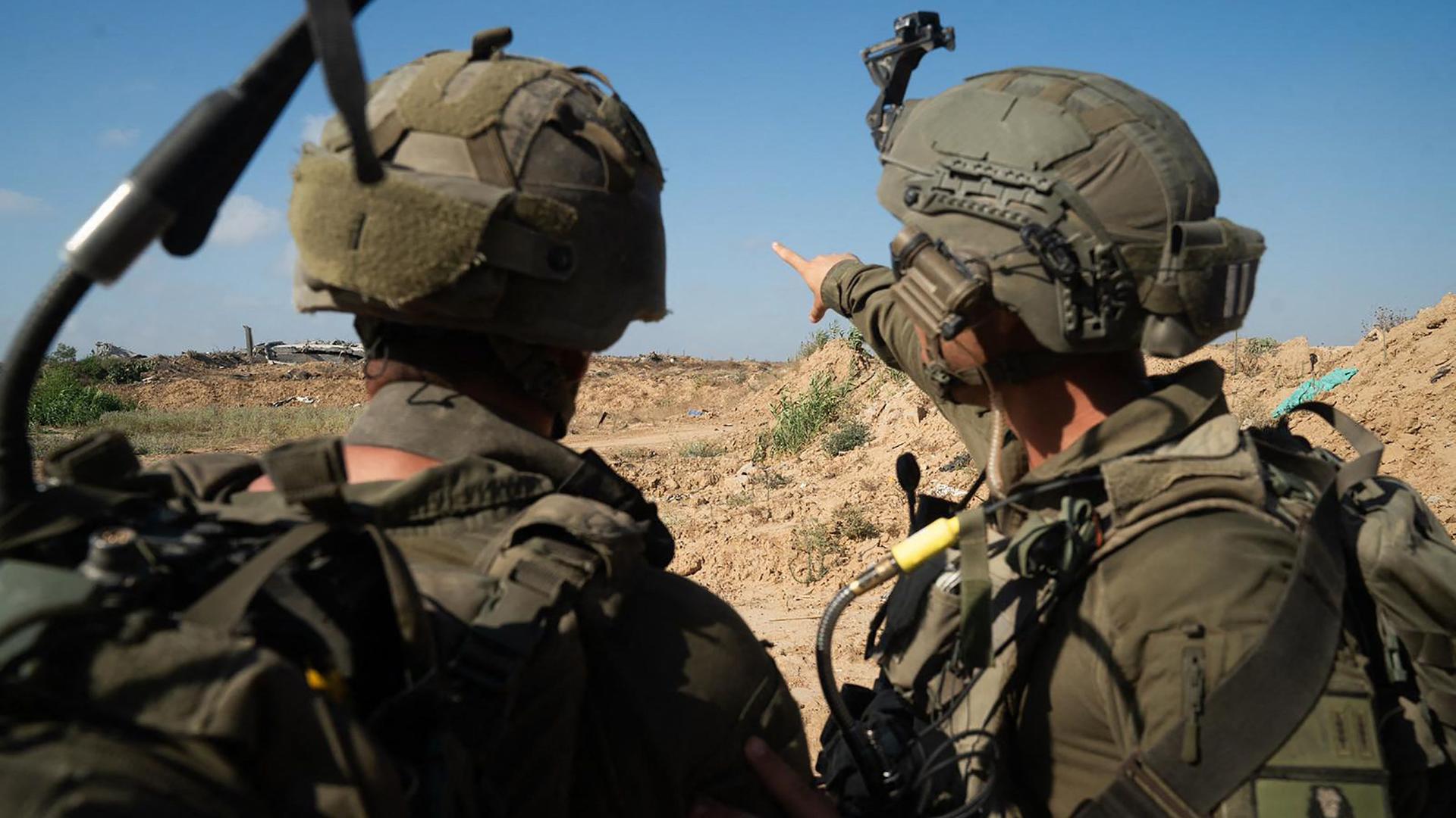 israelische Truppen, die vor Ort im Gazastreifen inmitten des anhaltenden Konflikts zwischen Israel und der Hamas operieren.