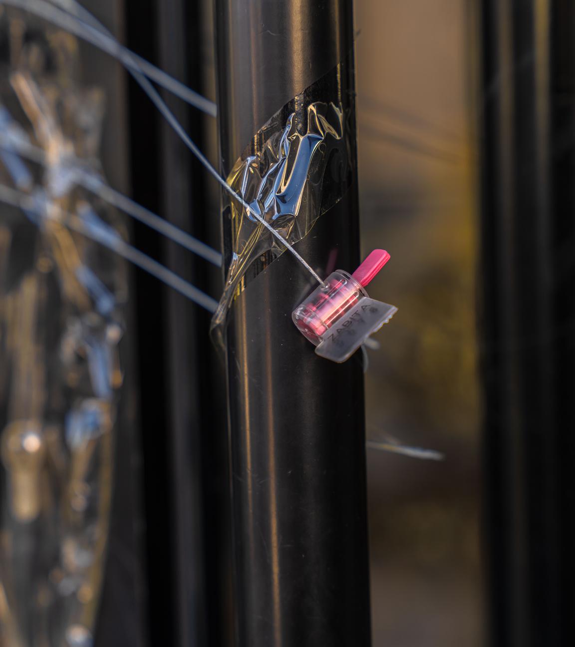 Die Tür eines Hoteleingangs in Istanbul ist verplombt.