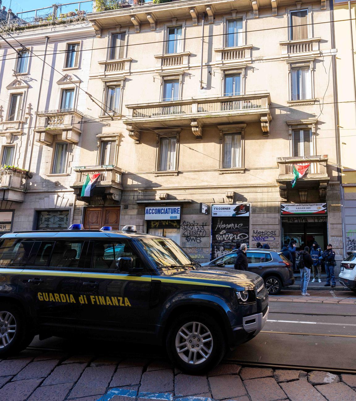Durchsuchungen im Hauptsitz der pro-palästinensischen Vereinigung Cupola d'Oro in Mailand.