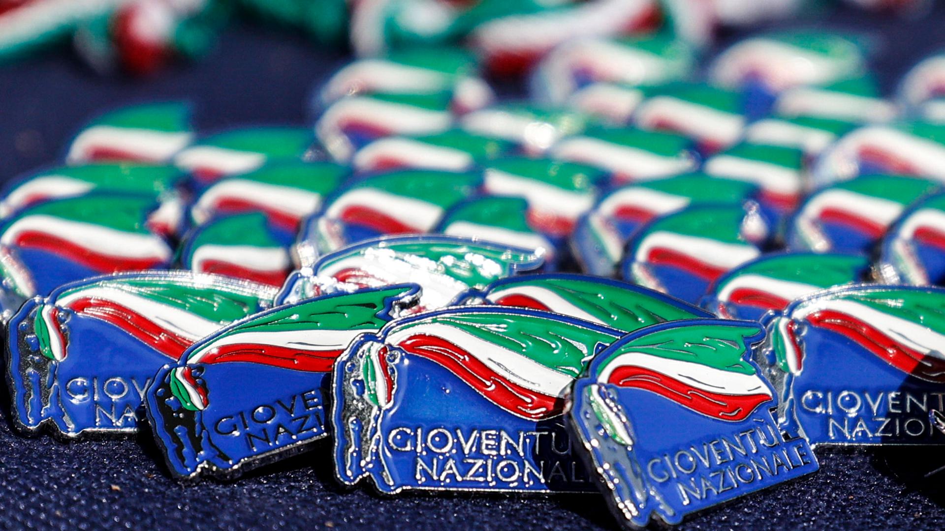 Pins der Jugendorganisation Gioventù Nazionale der Partei Fratelli d'Italia (Archivbild)
