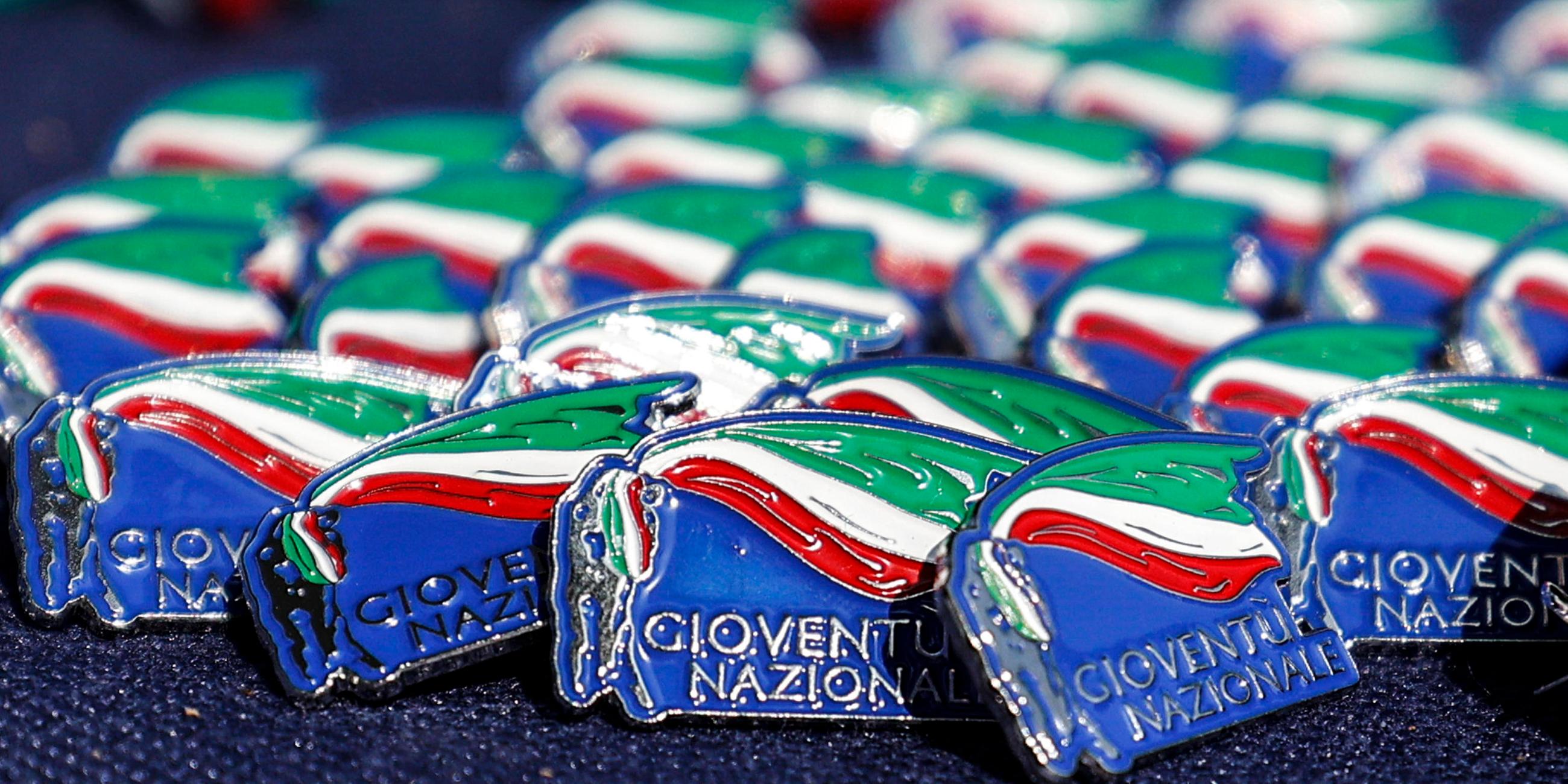 Pins der Jugendorganisation Gioventù Nazionale der Partei Fratelli d'Italia (Archivbild)