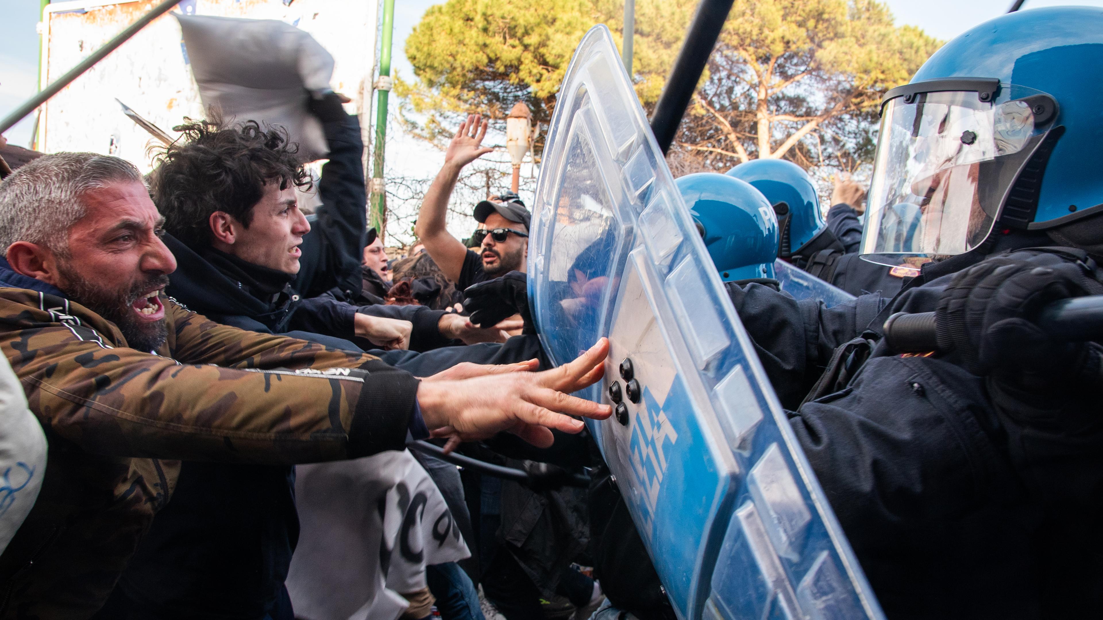 Italien: Proteste gegen neues Sicherheitsgesetz