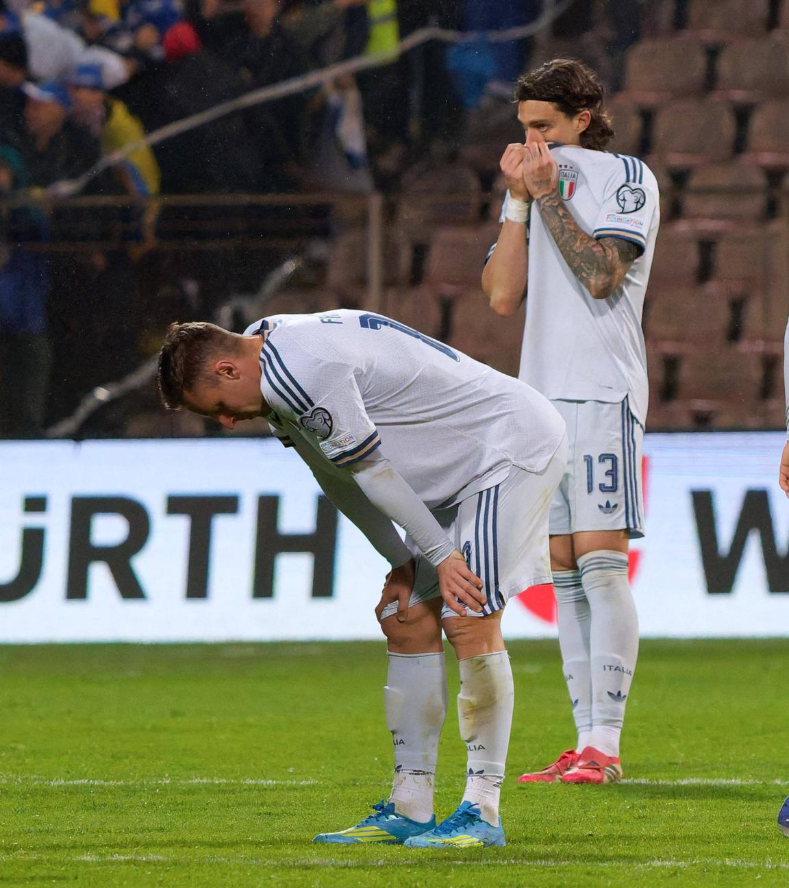 Die Italiener verschießen zwei Elfmeter und verpassen den Einzug ins Turnier 