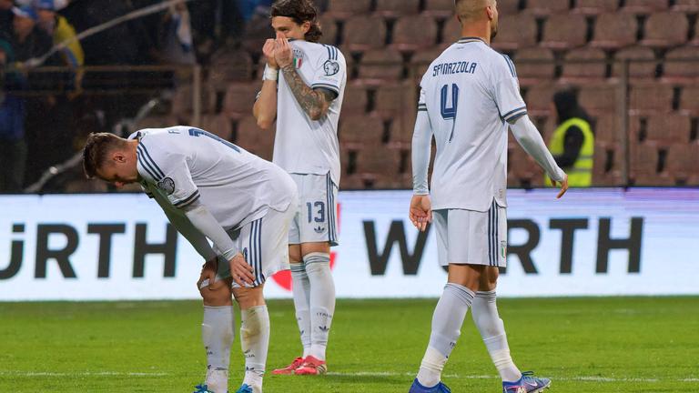 Die Italiener verschießen zwei Elfmeter und verpassen den Einzug ins Turnier 