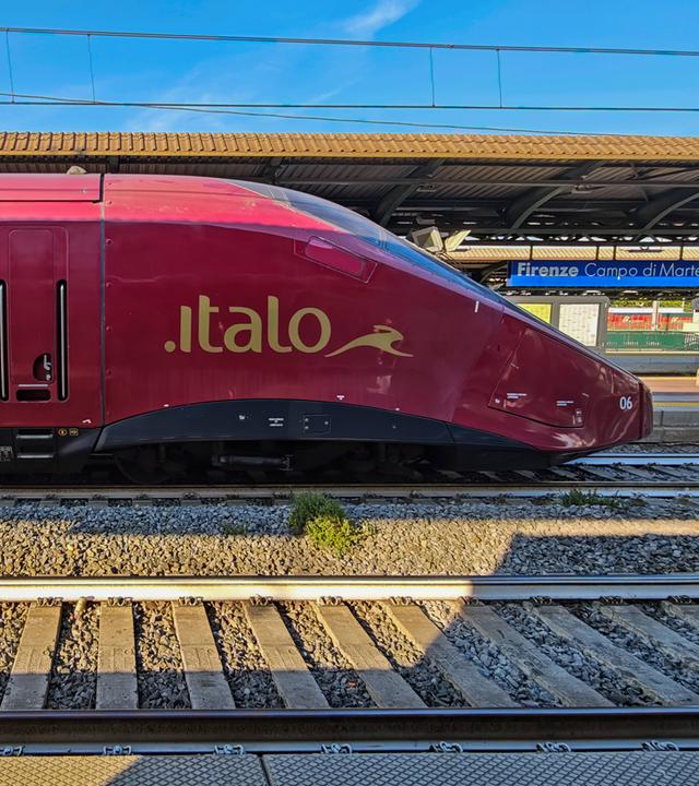 Archiv: Ein Italo-Hochgeschwindigkeitszug steht am 2. Juni im Bahnhof Firenze Campo di Marte in Florenz, Toskana, Italien.