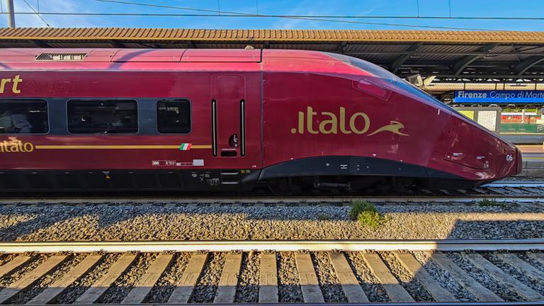 Archiv: Ein Italo-Hochgeschwindigkeitszug steht am 2. Juni im Bahnhof Firenze Campo di Marte in Florenz, Toskana, Italien.