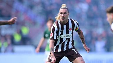 Jackson Irvine im Trikot vom FC St. Pauli