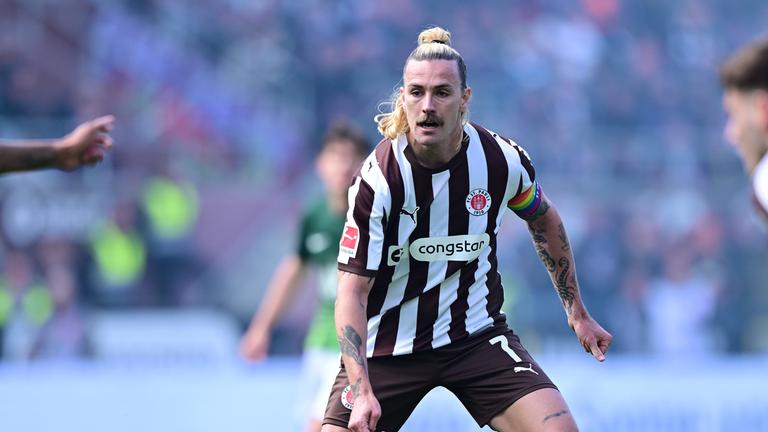 Jackson Irvine im Trikot vom FC St. Pauli