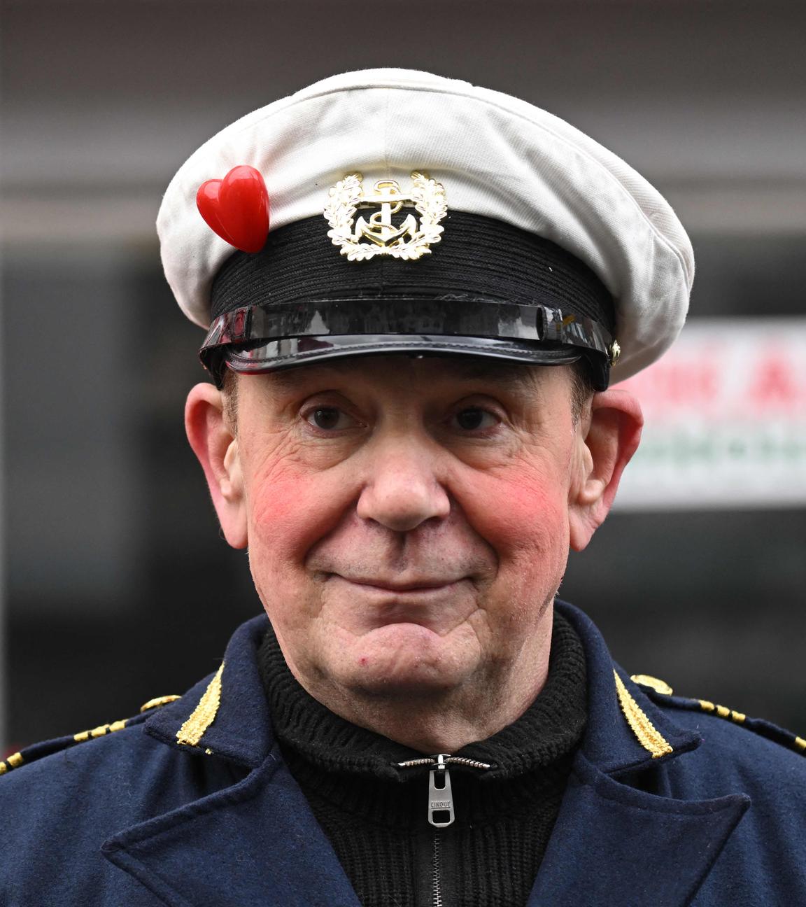 Wagenbauer Jacques Tilly beim Rosenmontagsumzug in Düsseldorf.