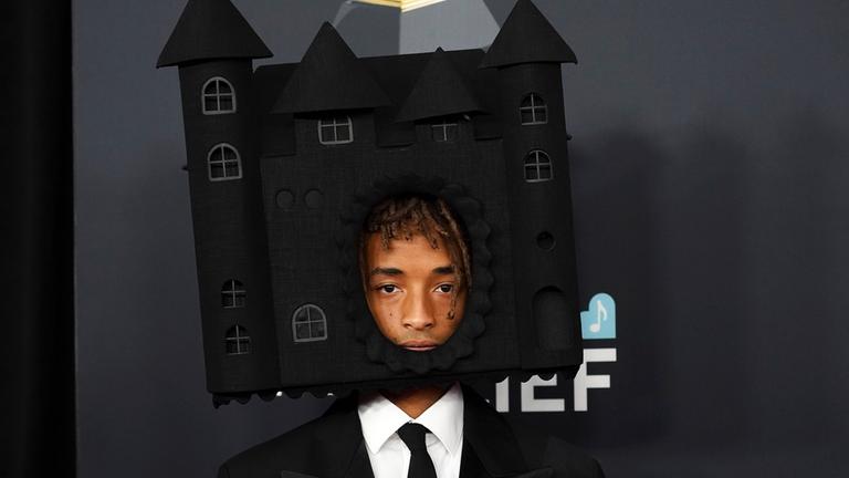 Jaden Smith mit auffallender Kopfbedeckung