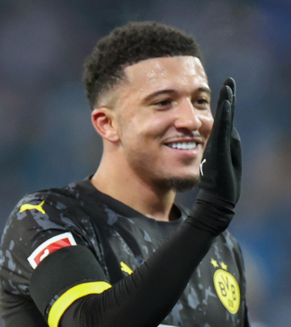 Jadon Sancho feiert mit Marco Reus das 2:0 gegen Darmstadt.
