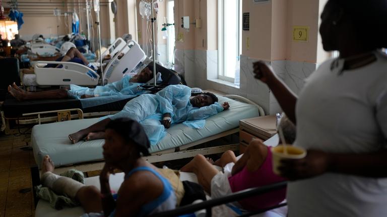 Überfüllte Kliniken auf Jamaika