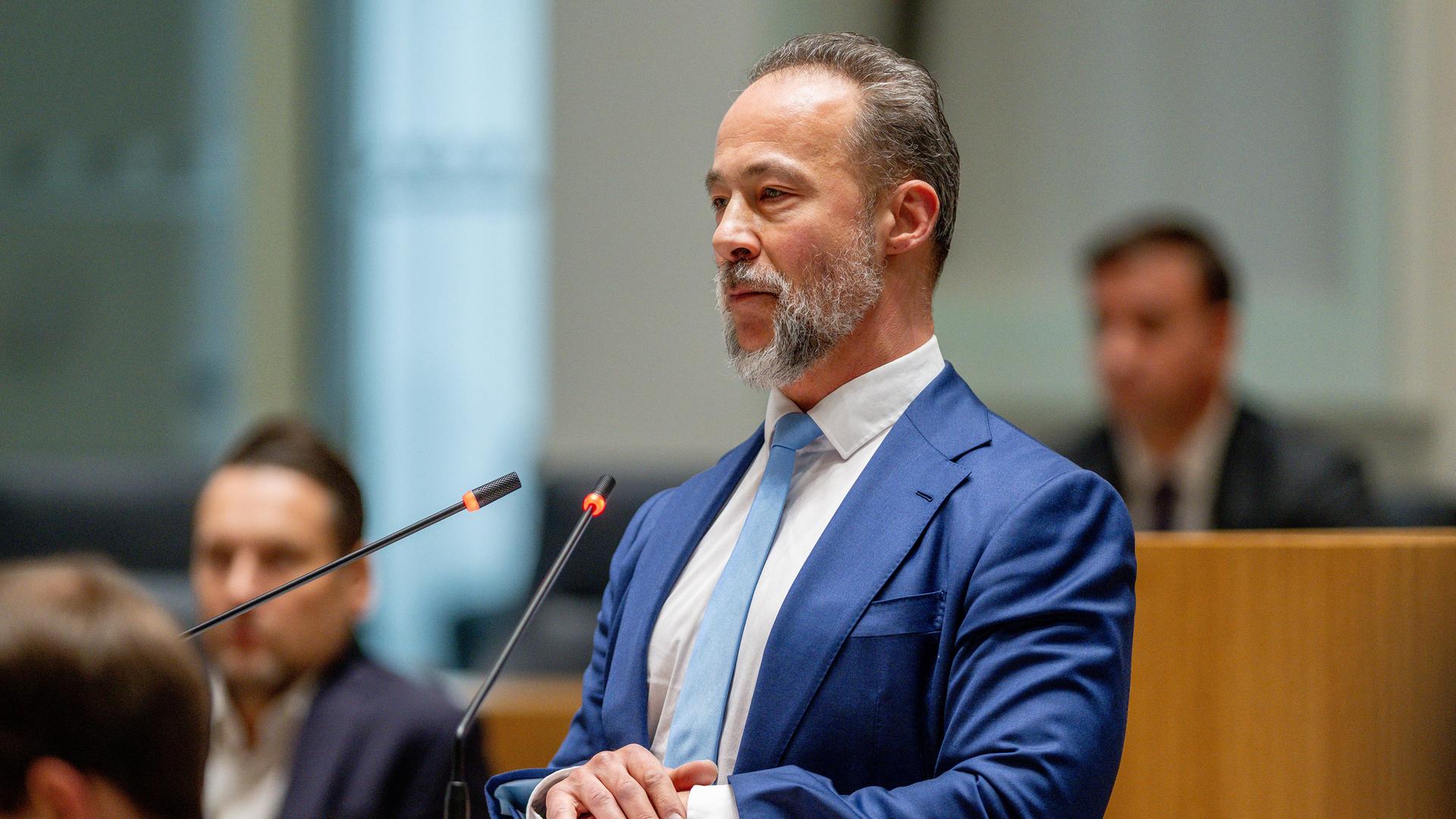 Der Landesvorsitzender der AfD in Rheinland-Pfalz und Spitzenkandidat für die Landtagswahlen, Jan Bollinger, aufgenommen während einer Debatte im Landtag in Mainz am 28.01.2026. 