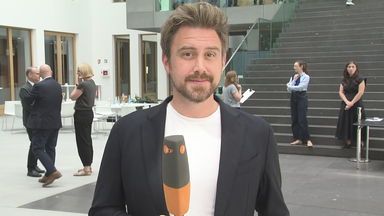 ZDF-Korrespondent Jan Henrich bei der Sommer-Pressekonferenz. 
