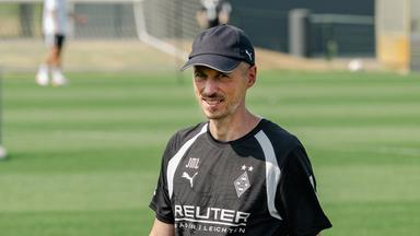Jan Moritz Lichte (Borussia Mönchengladbach, Co-Trainer) auf dem Weg in die Kabine am 30.07.2026.
