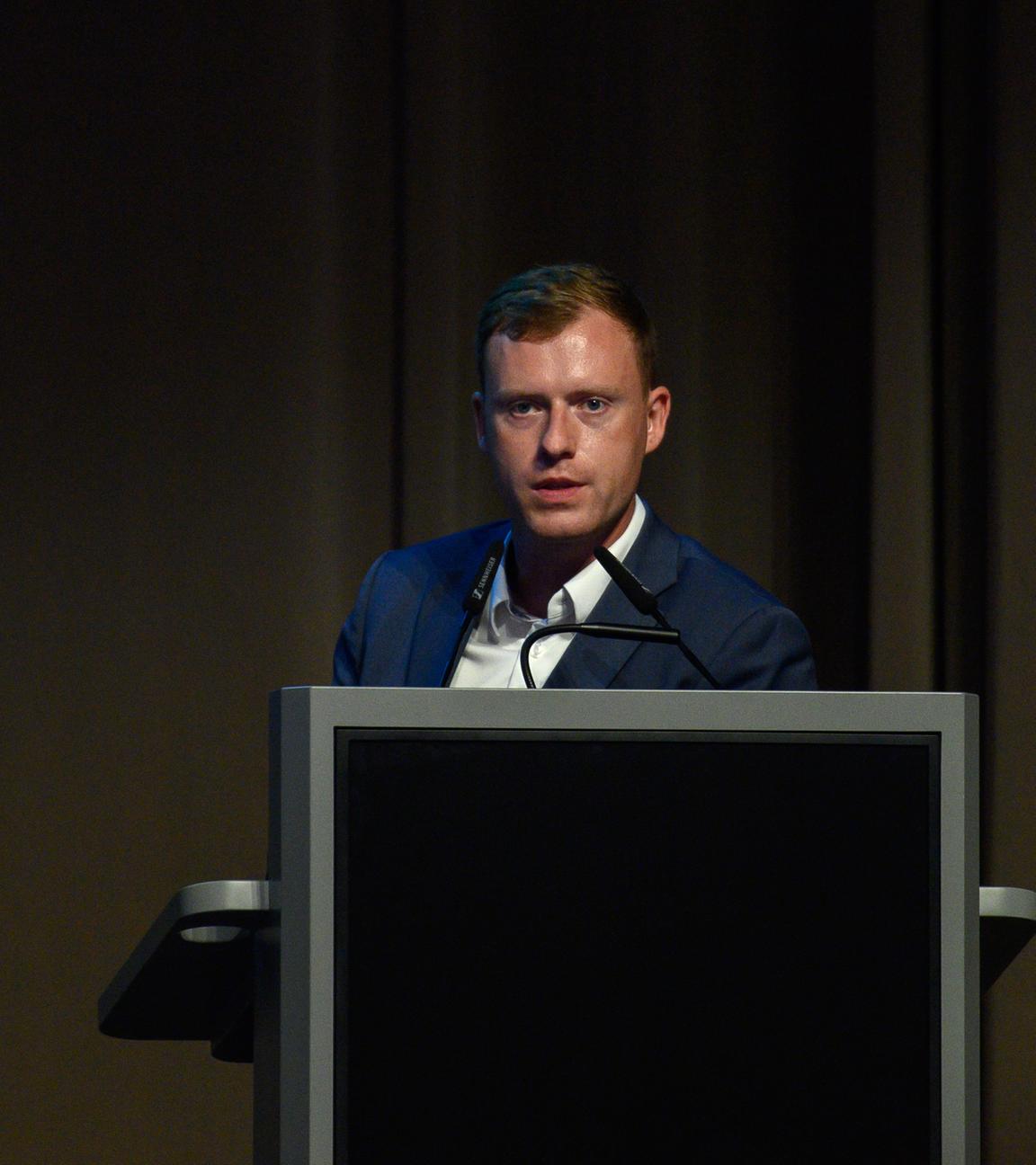 Sachsen-Anhalt, Magdeburg: Jan Wenzel Schmidt (AfD), spricht auf dem Parteitag zu den Delegierten.