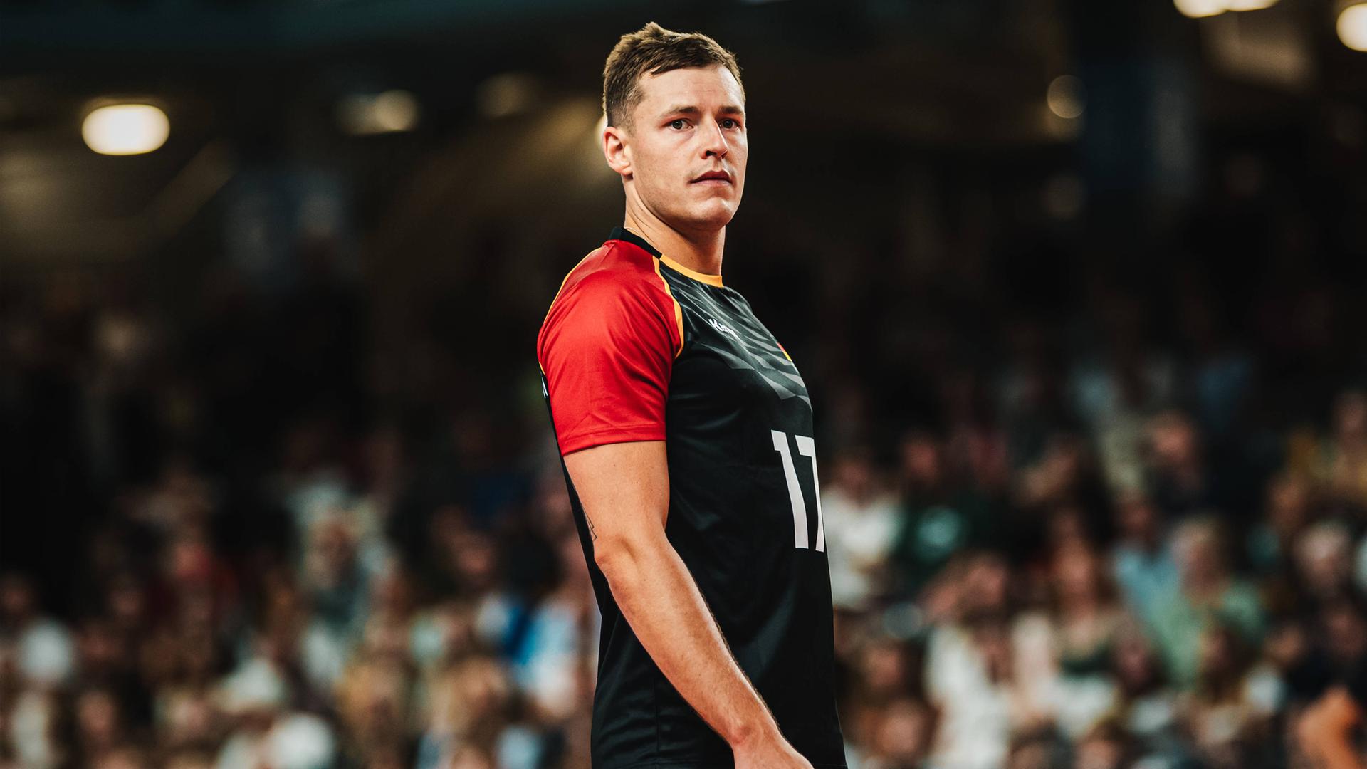 Jan Zimmermann schaut beim Länderspiel Deutschland gegen Belgien am 23. August 2025 in die Kamera.