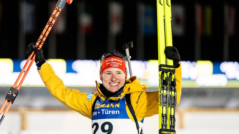 Nach ihrer Babypause feiert Biathletin Janina Hettich-Walz bereits beim Saisonauftakt in Östersund ihre Rückkehr in den Weltcup (Archivfoto).