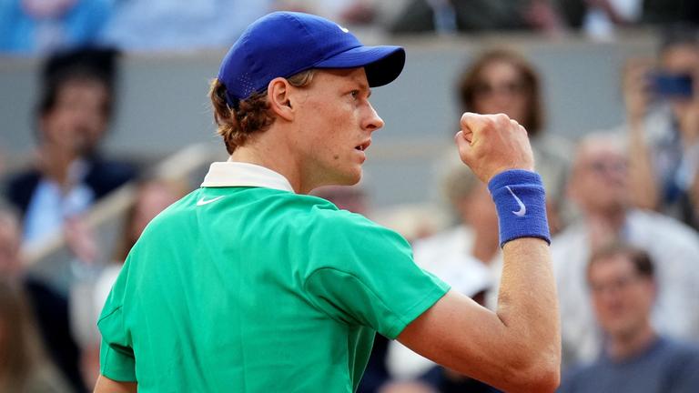 Jannik Sinner jubelt