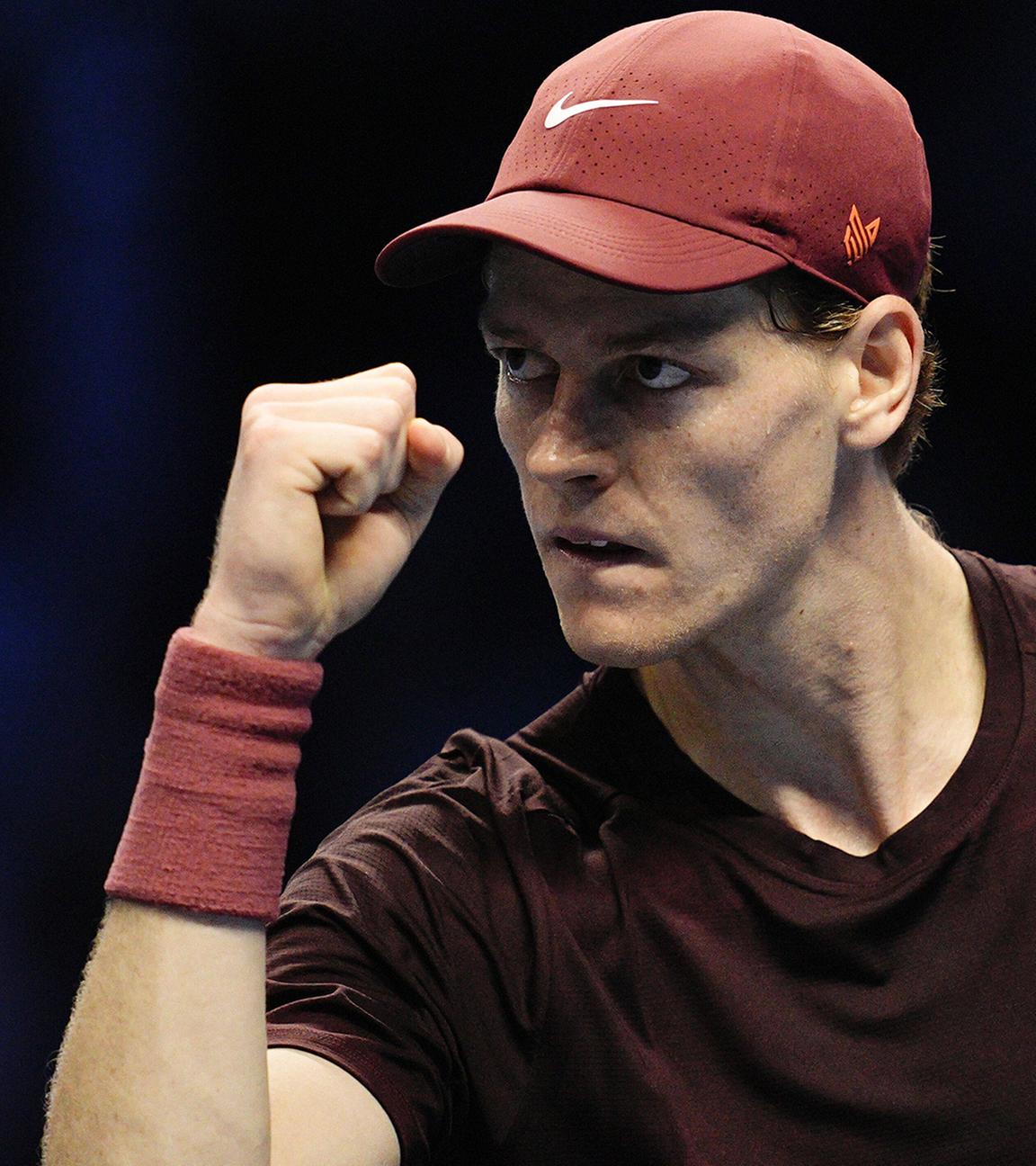 Jannik Sinner ballt nach einem Punkt für ihn im ATP Finale in Italien seine Faust