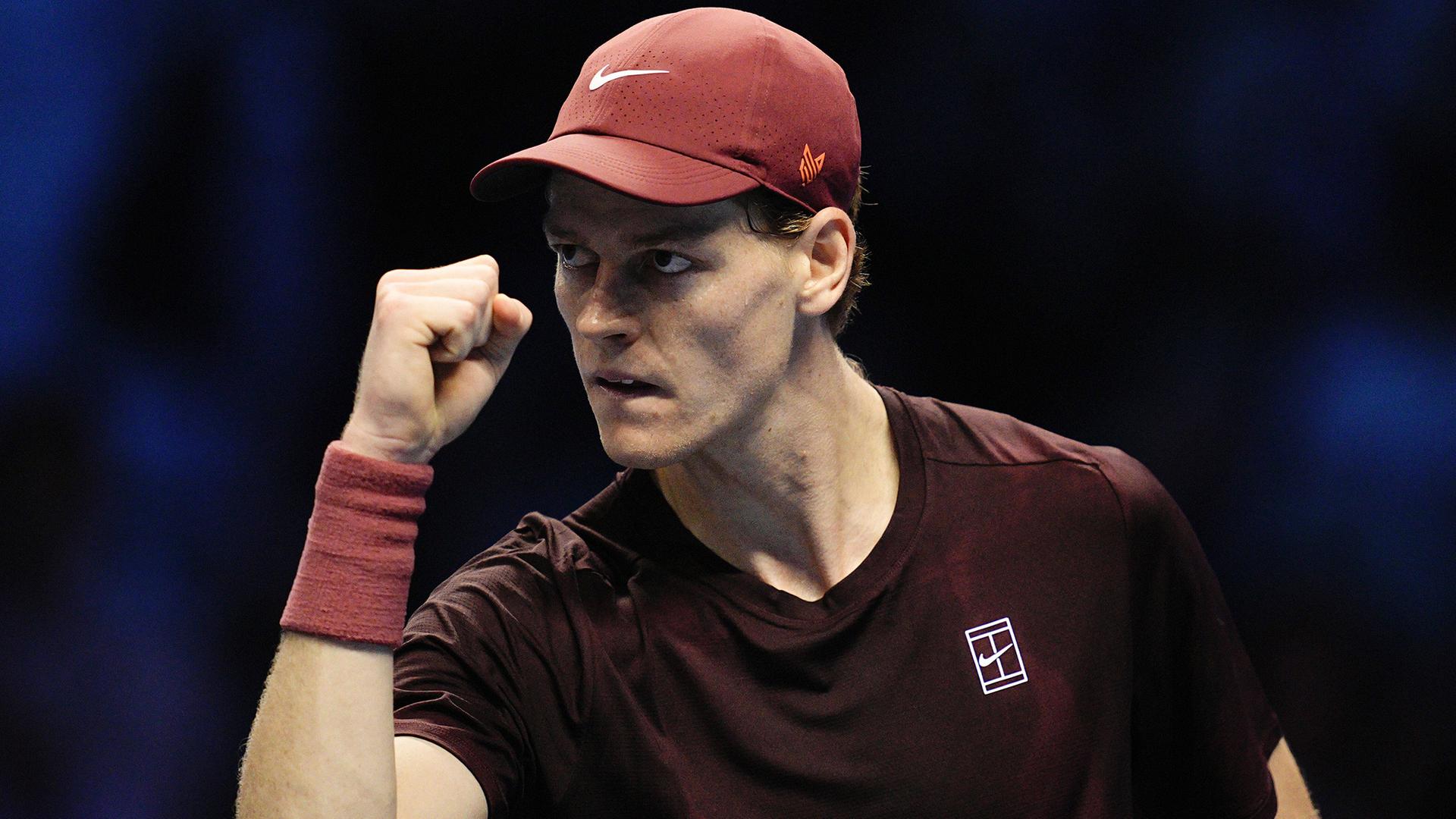 Jannik Sinner ballt nach einem Punkt für ihn im ATP Finale in Italien seine Faust
