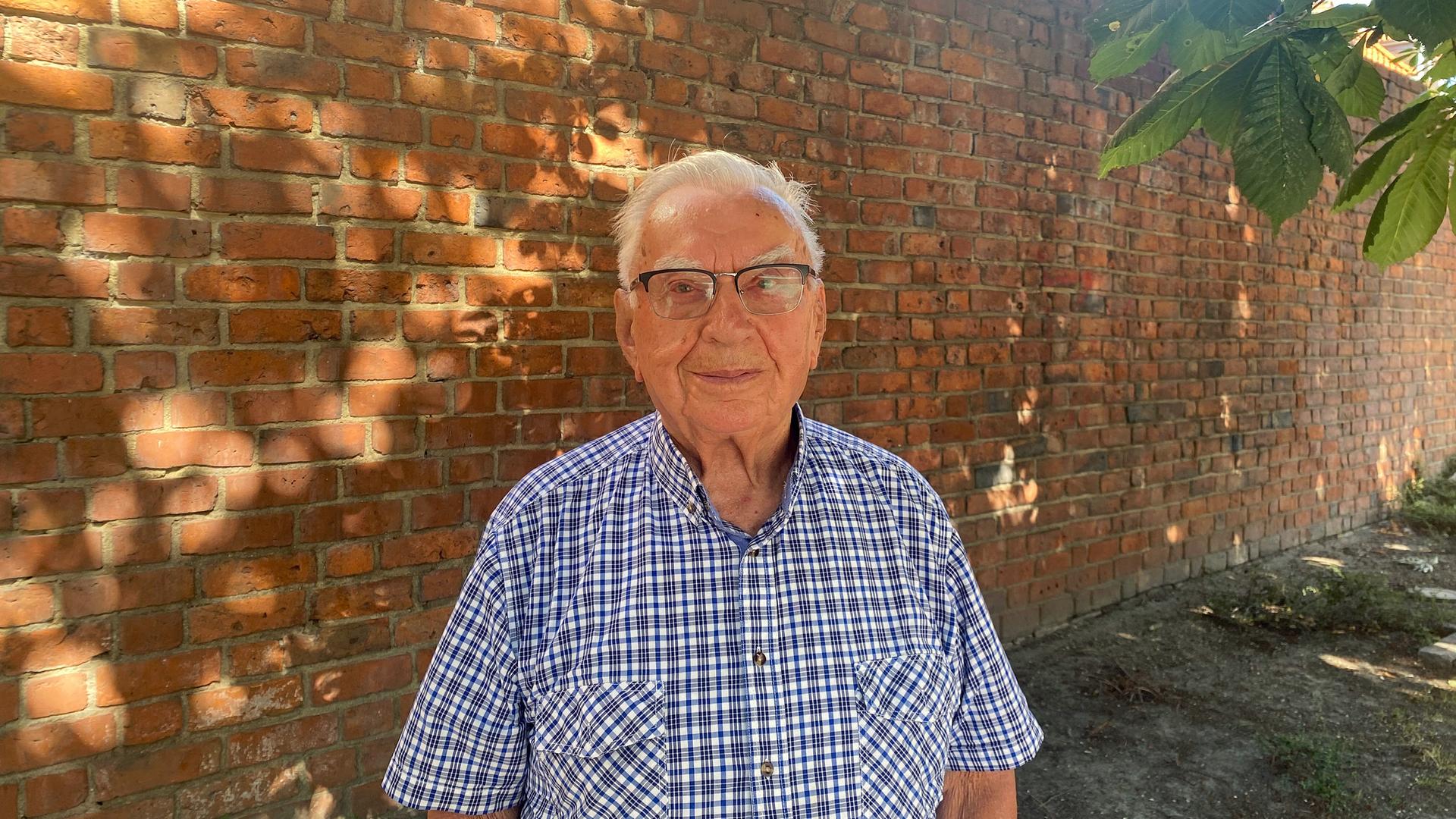 Ein Porträt des Widerstandskämpfers des Warschauer Aufstands Janusz Maksymowicz.