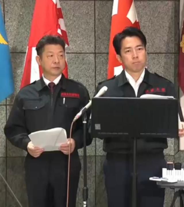 Japans Verteidigungsminister Shinjiro Koizumi äußert sich gegenüber Reportern zu Nordkoreas Raketenstart