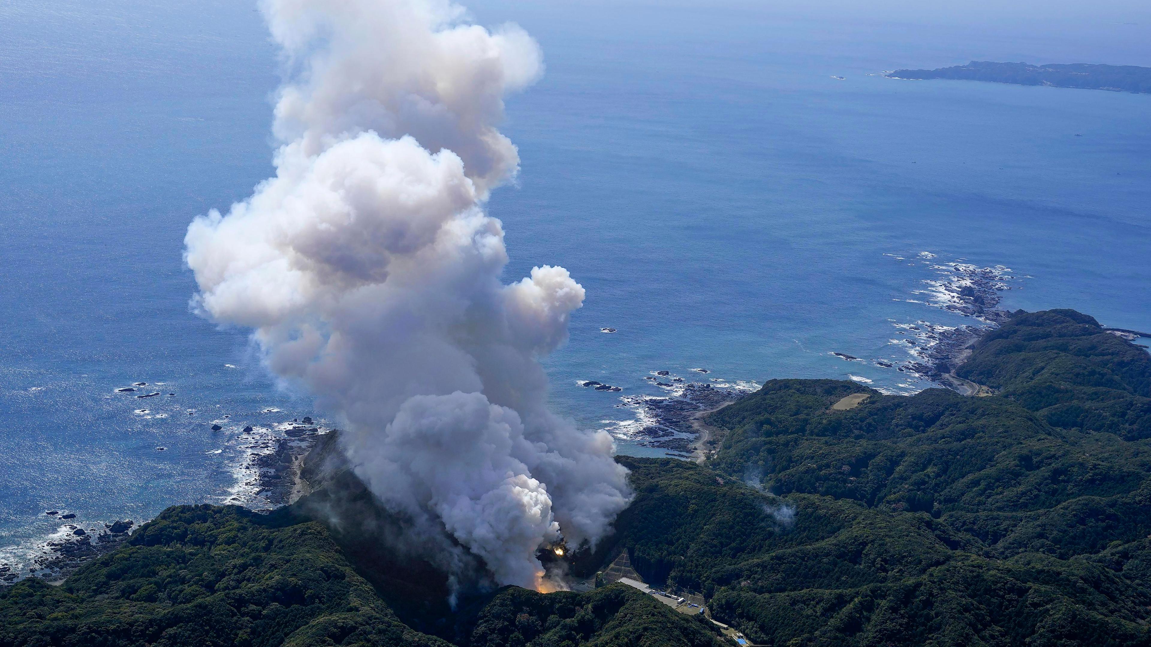 Japanische Rakete explodiert nach dem Start